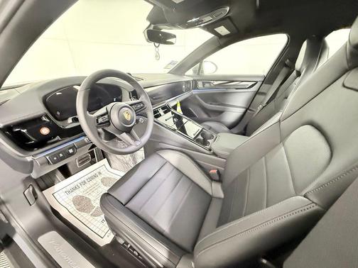 2025 Porsche Panamera E-Hybrid 4