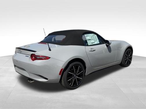 Aero Gray Metallic 2026 Mazda MX-5 Miata Grand Touring