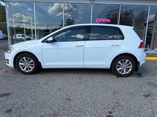 2017 Volkswagen Golf TSI SE 4-Door
