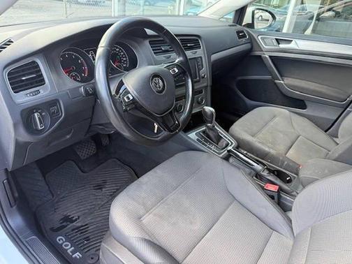 2017 Volkswagen Golf TSI SE 4-Door