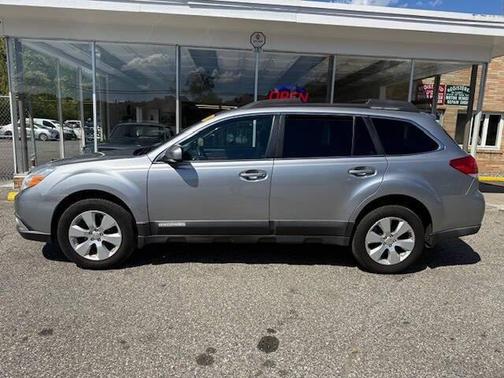 2010 Subaru Outback 2.5 i Limited