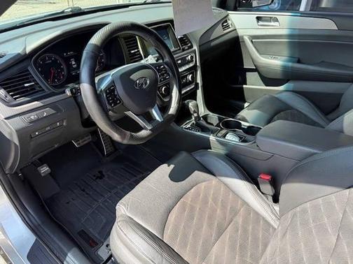 2018 Hyundai SONATA Sport 2.0T