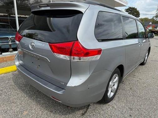 2012 Toyota Sienna LE