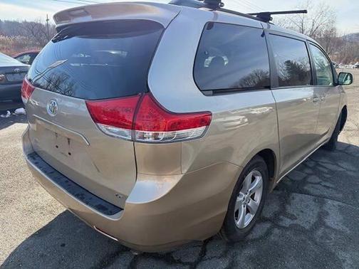 2013 Toyota Sienna LE