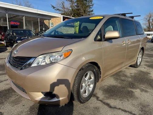 2013 Toyota Sienna LE