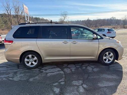 2013 Toyota Sienna LE