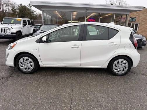 2016 Toyota Prius c Two