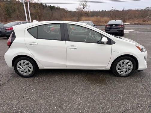 2016 Toyota Prius c Two