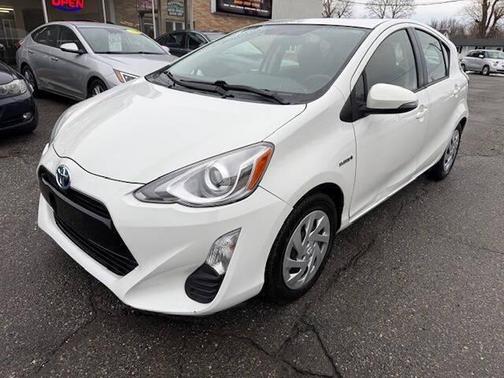 2016 Toyota Prius c Two