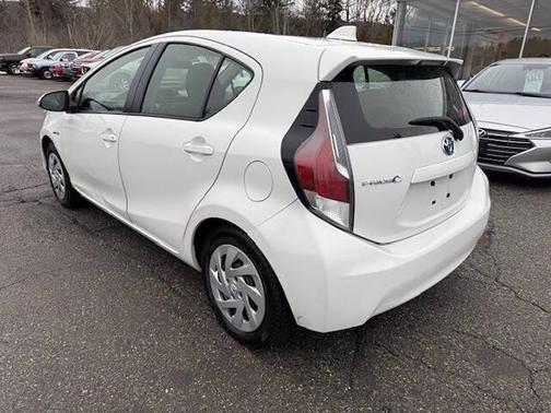 2016 Toyota Prius c Two