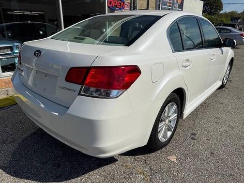 2011 Subaru Legacy Premium
