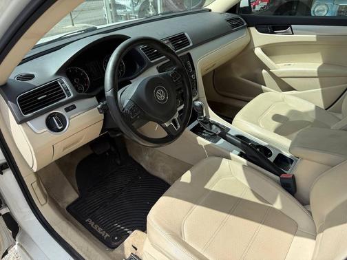 2013 Volkswagen Passat 2.5 SE
