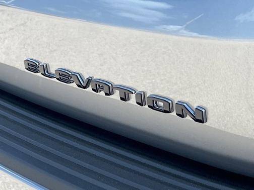 2025 GMC Yukon Elevation