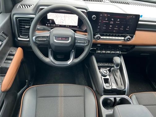 2025 GMC Canyon 4WD AT4