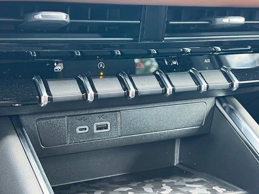 2025 GMC Canyon 4WD AT4
