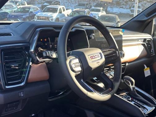 2025 GMC Canyon 4WD AT4