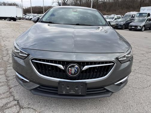 2019 Buick Regal Sportback Essence
