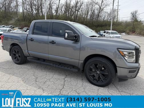 2023 Nissan Titan SV