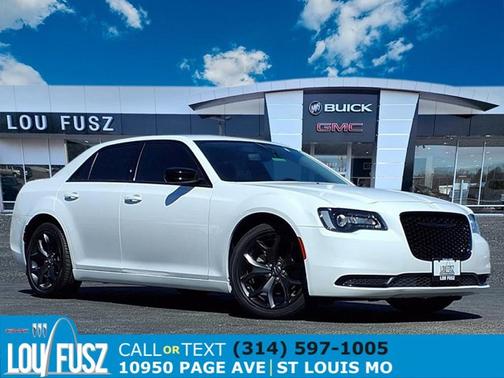 2023 Chrysler 300 Touring