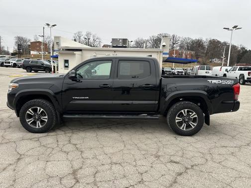 2017 Toyota Tacoma TRD Sport