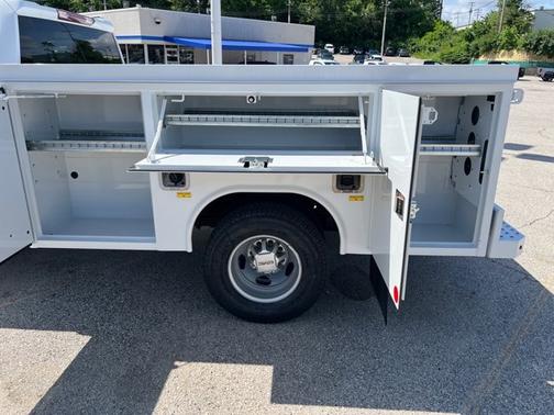 2025 GMC Sierra 3500 Pro
