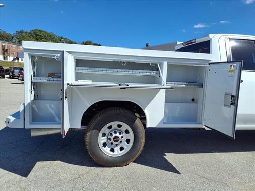 2025 GMC Sierra 3500 Pro