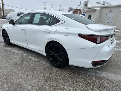2022 Lexus ES 300h ES 300h F SPORT