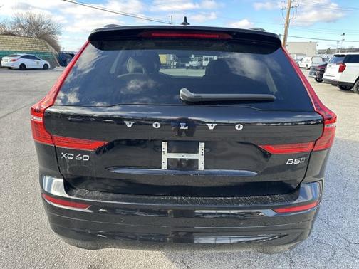 2022 Volvo XC60 Momentum