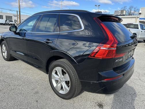 2022 Volvo XC60 Momentum