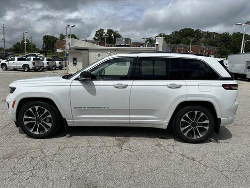 2022 Jeep Grand Cherokee Overland