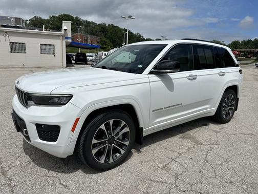 2022 Jeep Grand Cherokee Overland