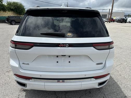2022 Jeep Grand Cherokee Overland