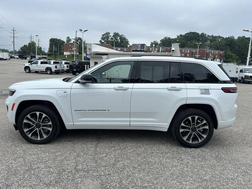 2022 Jeep Grand Cherokee 4xe Overland
