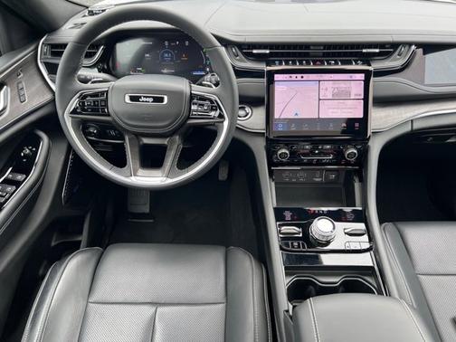 2022 Jeep Grand Cherokee 4xe Overland