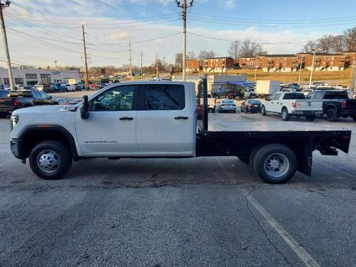 2025 GMC Sierra 3500 Pro