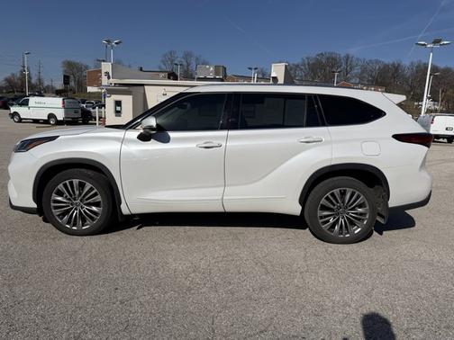 2022 Toyota Highlander Platinum