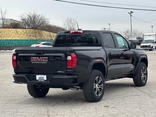 2025 GMC Canyon 4WD AT4