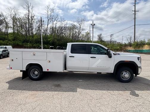 2025 GMC Sierra 3500 Pro