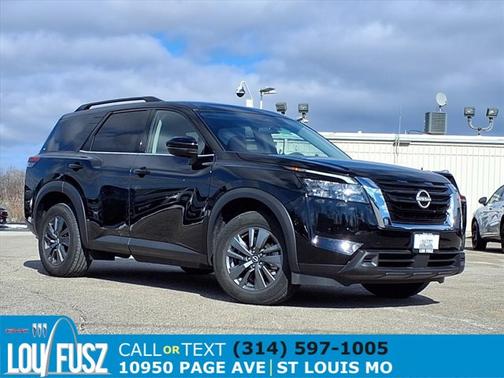 2025 Nissan Pathfinder SV