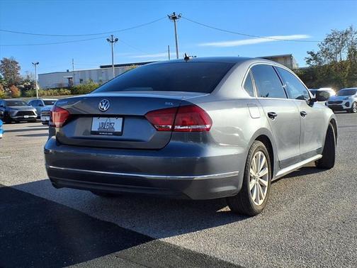 2012 Volkswagen Passat SEL