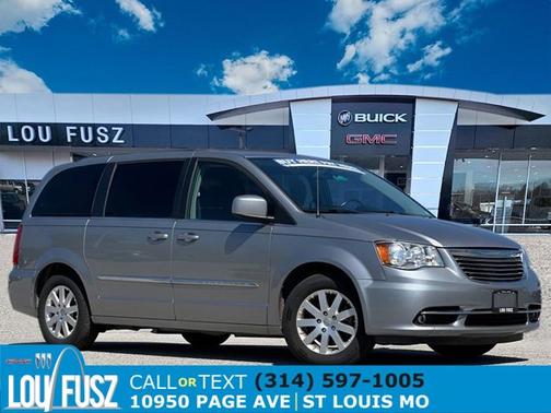2016 Chrysler Town & Country Touring