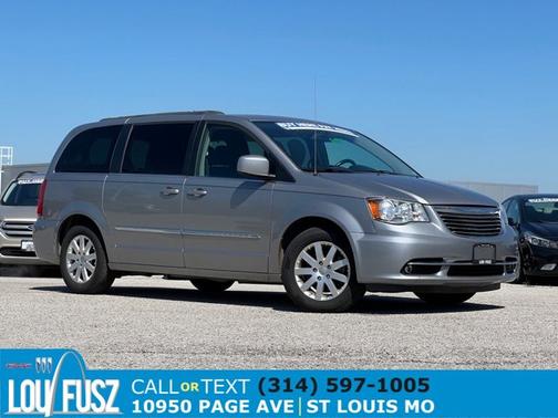 2016 Chrysler Town & Country Touring