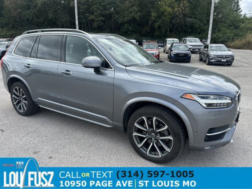 2017 Volvo XC90 T6 Momentum