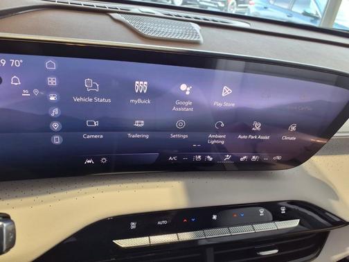 Iridescent White Tricoat 2026 Buick Enclave Avenir