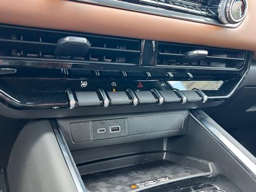 2025 GMC Canyon 4WD AT4
