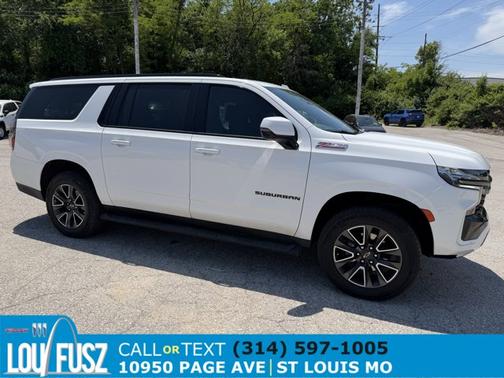 Summit White 2022 Chevrolet Suburban Z71