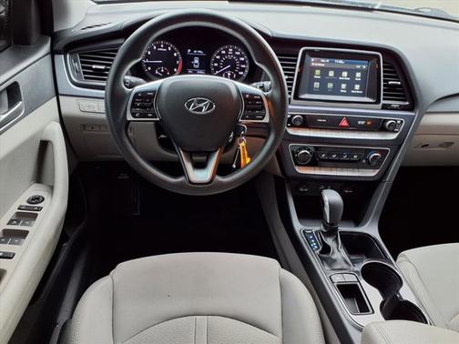 2019 Hyundai SONATA SE