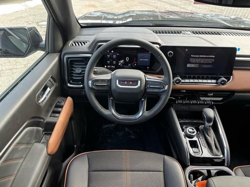 2025 GMC Canyon 4WD AT4