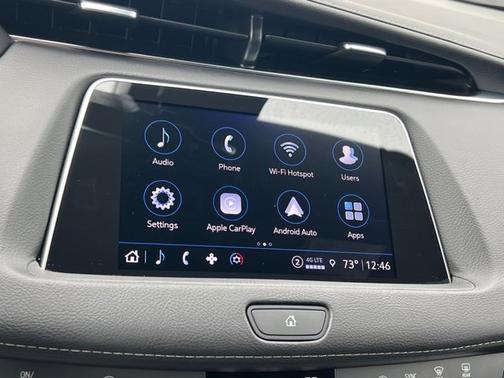2022 Cadillac XT4 AWD Premium Luxury