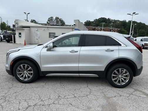 2022 Cadillac XT4 AWD Premium Luxury